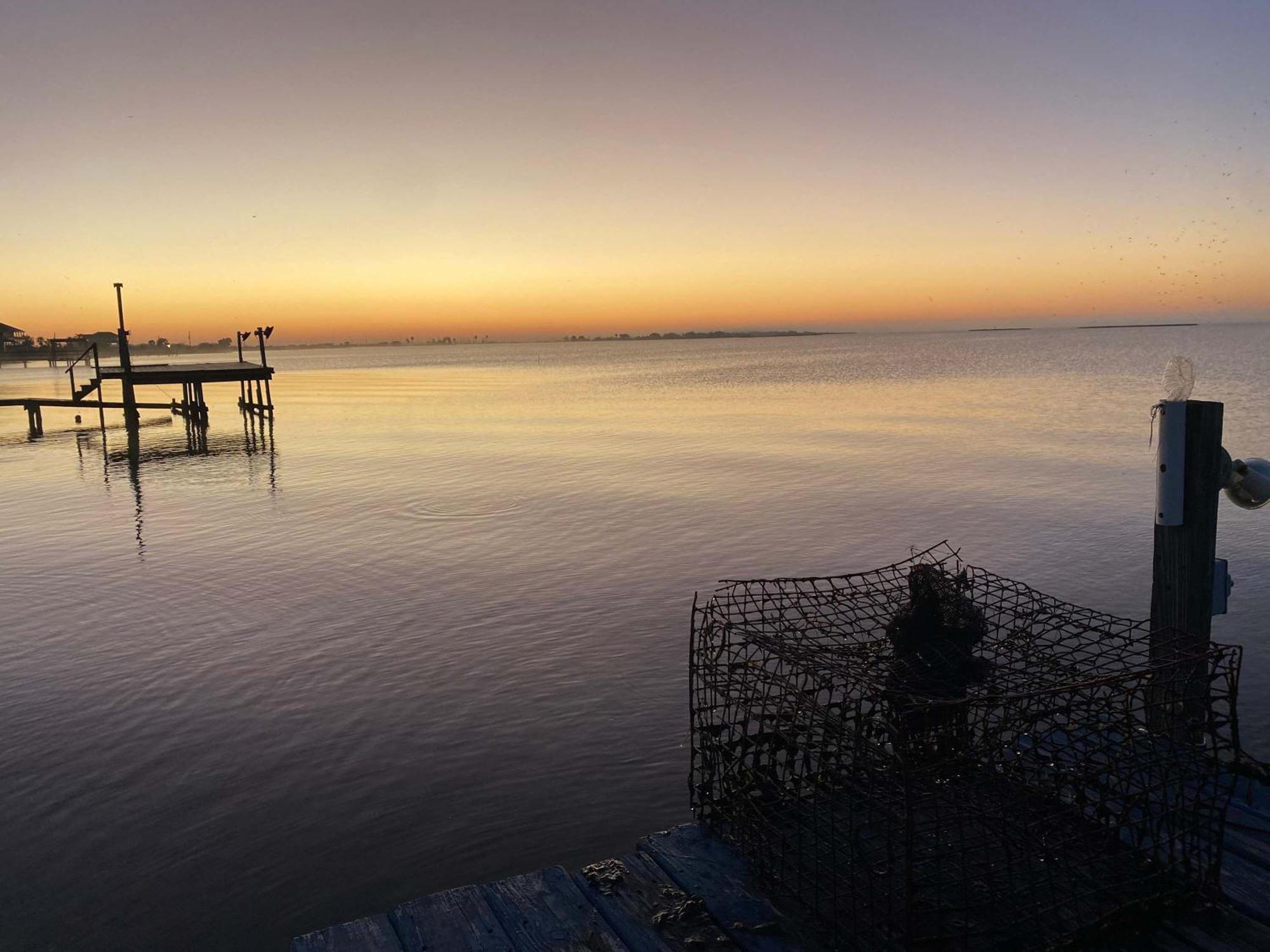 Bayfront Bliss & Great Fishing -Water Views & Beach Nearby Bolivar Peninsula Exterior photo